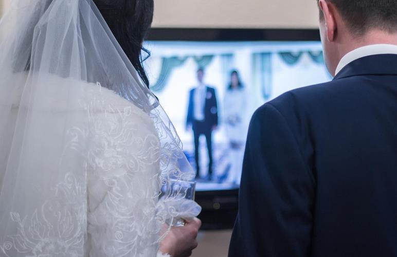 Cadeaux vidéo à diffuser le soir du mariage.